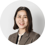 石田 茉莉子 氏